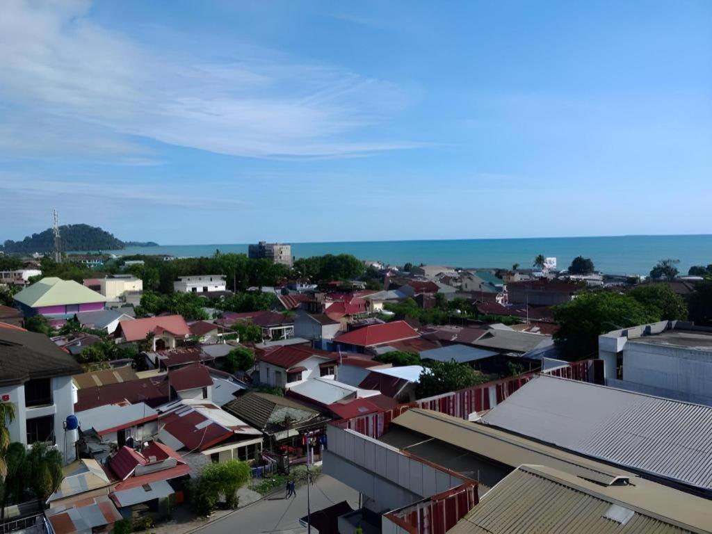 Mervit Hotel Паданг Екстер'єр фото